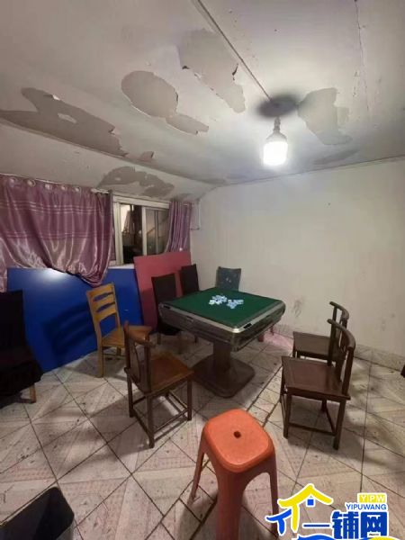 ��һ��������������������С�Ե�ת��ʵ��ͼƬ