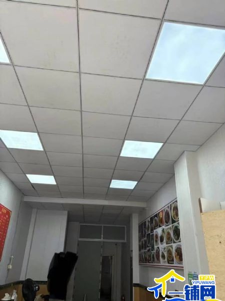 ��һ�������ӱ�����������ת��ʵ��ͼƬ