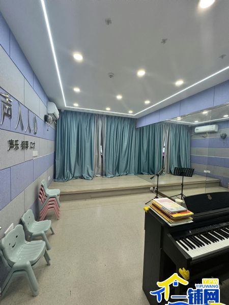 ��һ��������԰С��������������ת��ʵ��ͼƬ