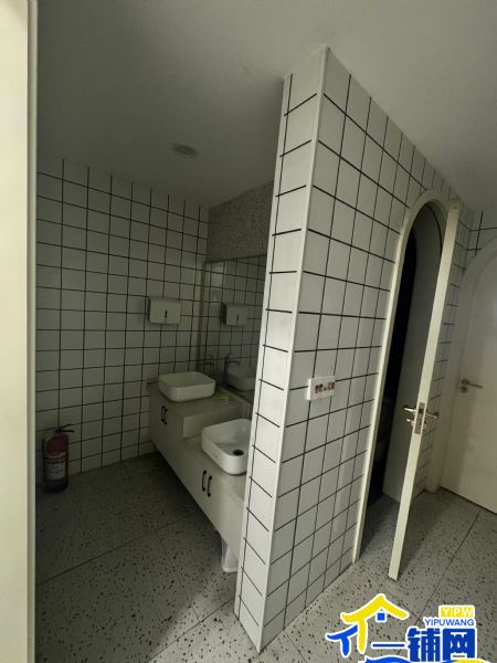 ��һ��������԰С��������������ת��ʵ��ͼƬ